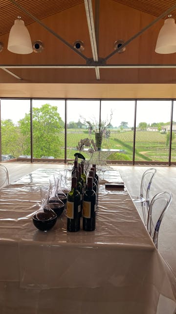 Salle de dégustation des primeurs 2022 au Château Barde-Haut